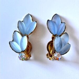 🌷5/25$ Vintage Gold-Tone Clip-On Earrings W/ Blue Frosted Lucite and AB
